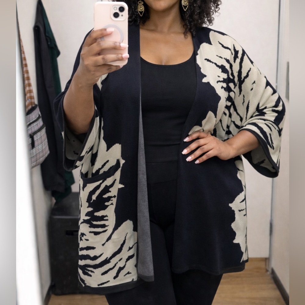 Floral Jacquard Knit Open-Front Cardigan – Navy Blue & Ivory Cotton Blend